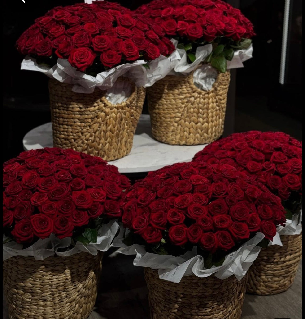 100 Roses Luxe Basket