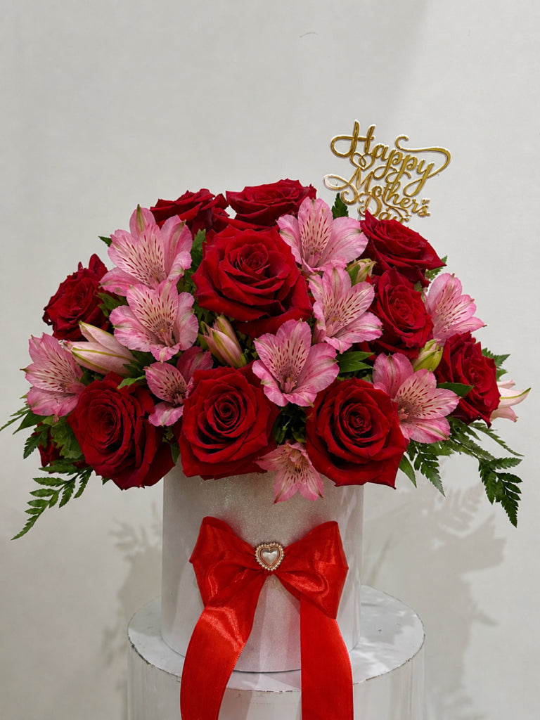 Blooms Box — Luxury Flower Box Arrangement